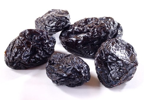 Plums ( Prunes)